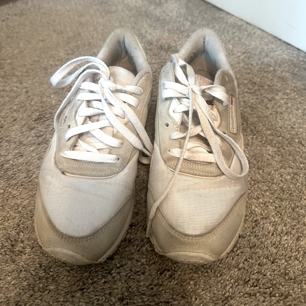 Reebok Women's Classic Nylon Suede 6394 Running Tennis Shoes Size 8.5, 39